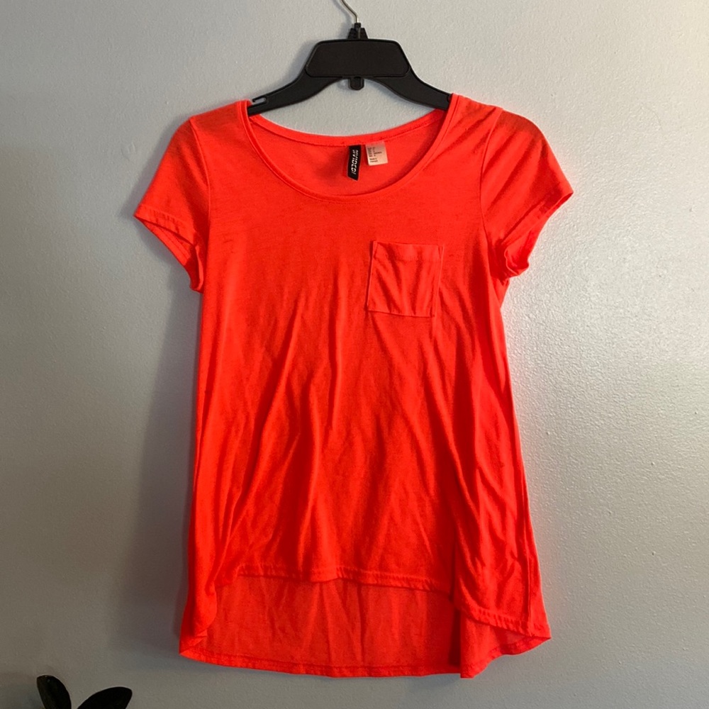H&M Divided Women’s T-Shirt Size 4 Coral